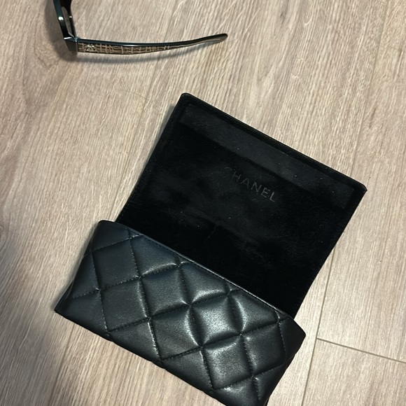 Chanel rounded square sunglasses with metal design main image 6